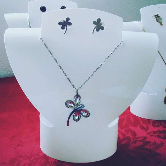 Jewelry - Drangonfly necklace